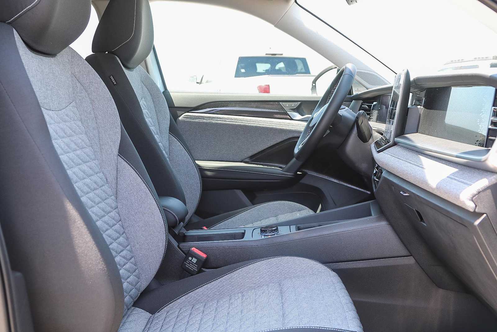 Thumbnail: 2025 Volkswagen Tiguan - 18