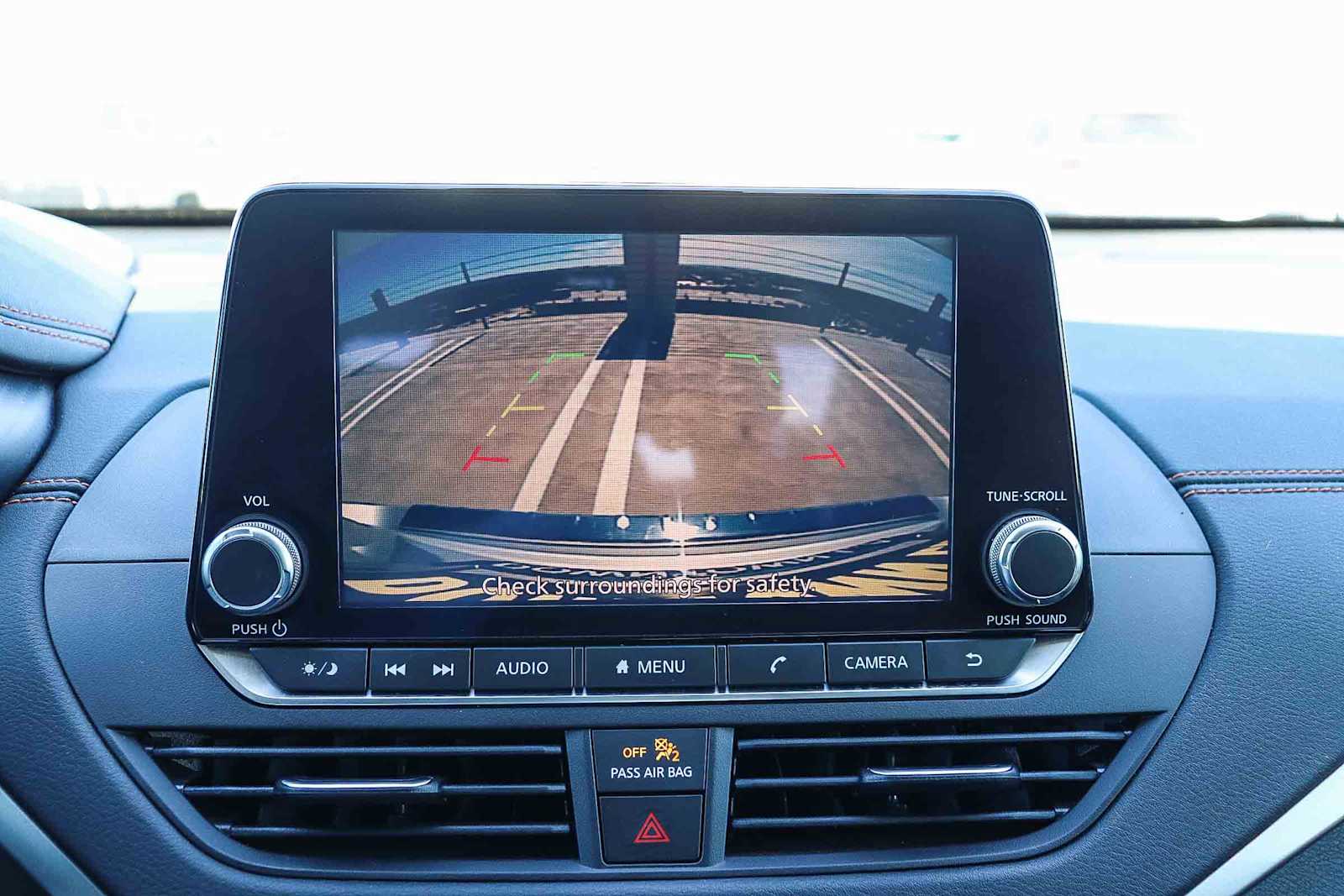 Thumbnail: 2020 Nissan Altima - 25