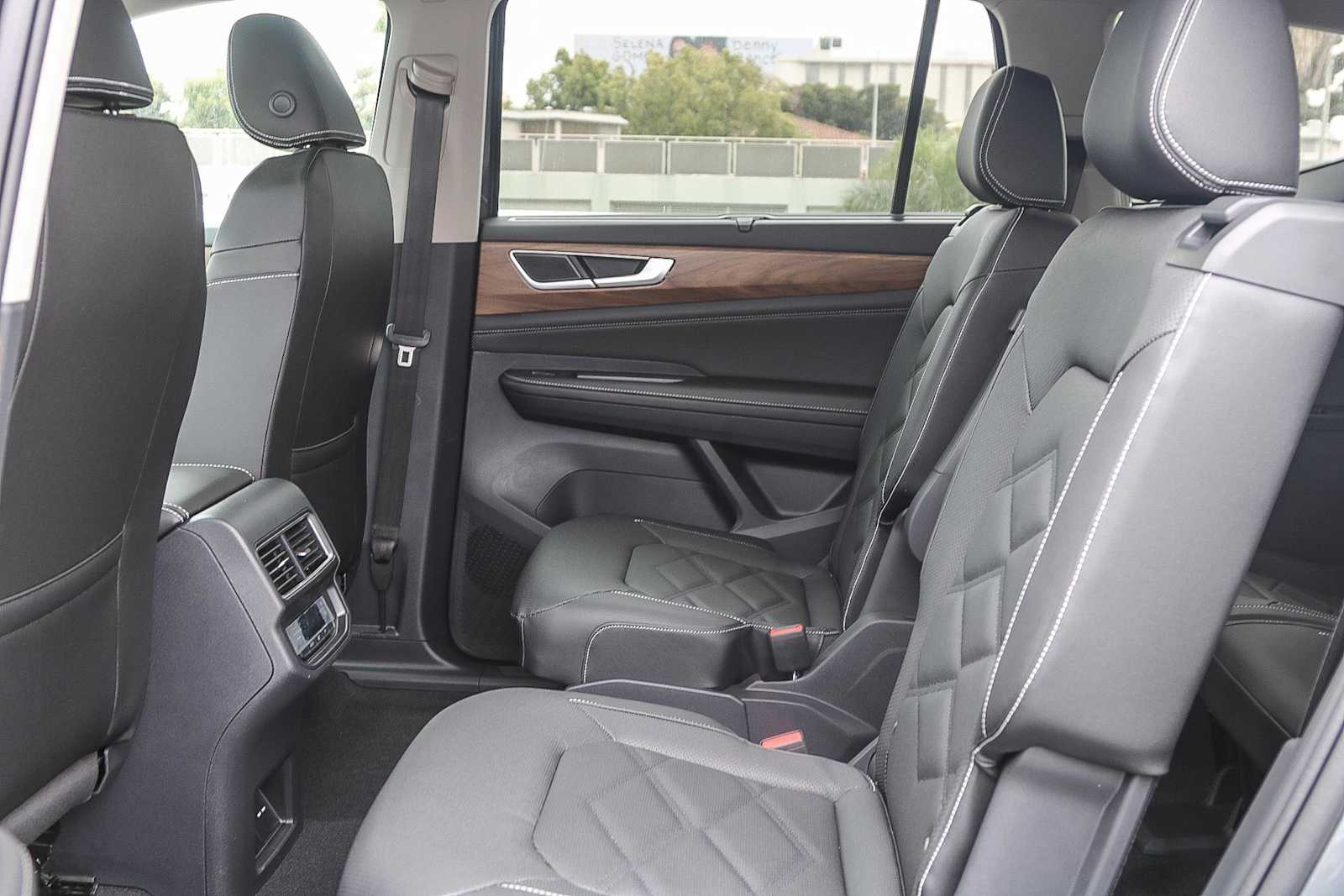 Thumbnail: 2025 Volkswagen Atlas - 20