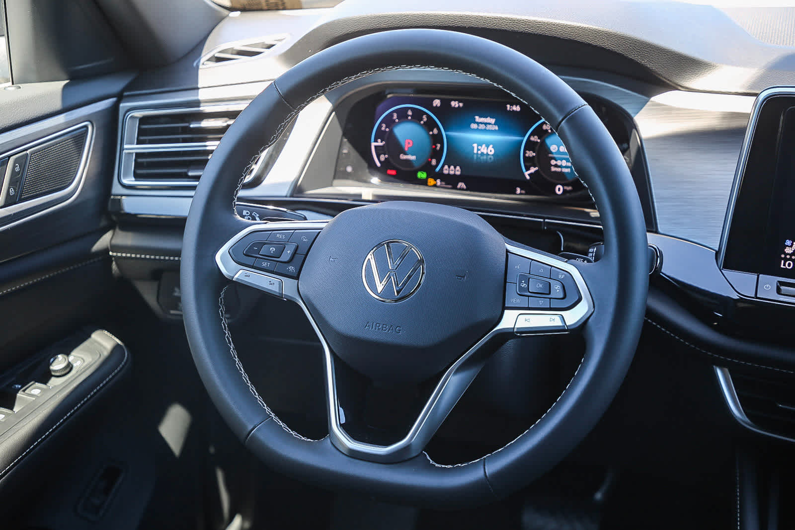 Thumbnail: 2024 Volkswagen Atlas - 17