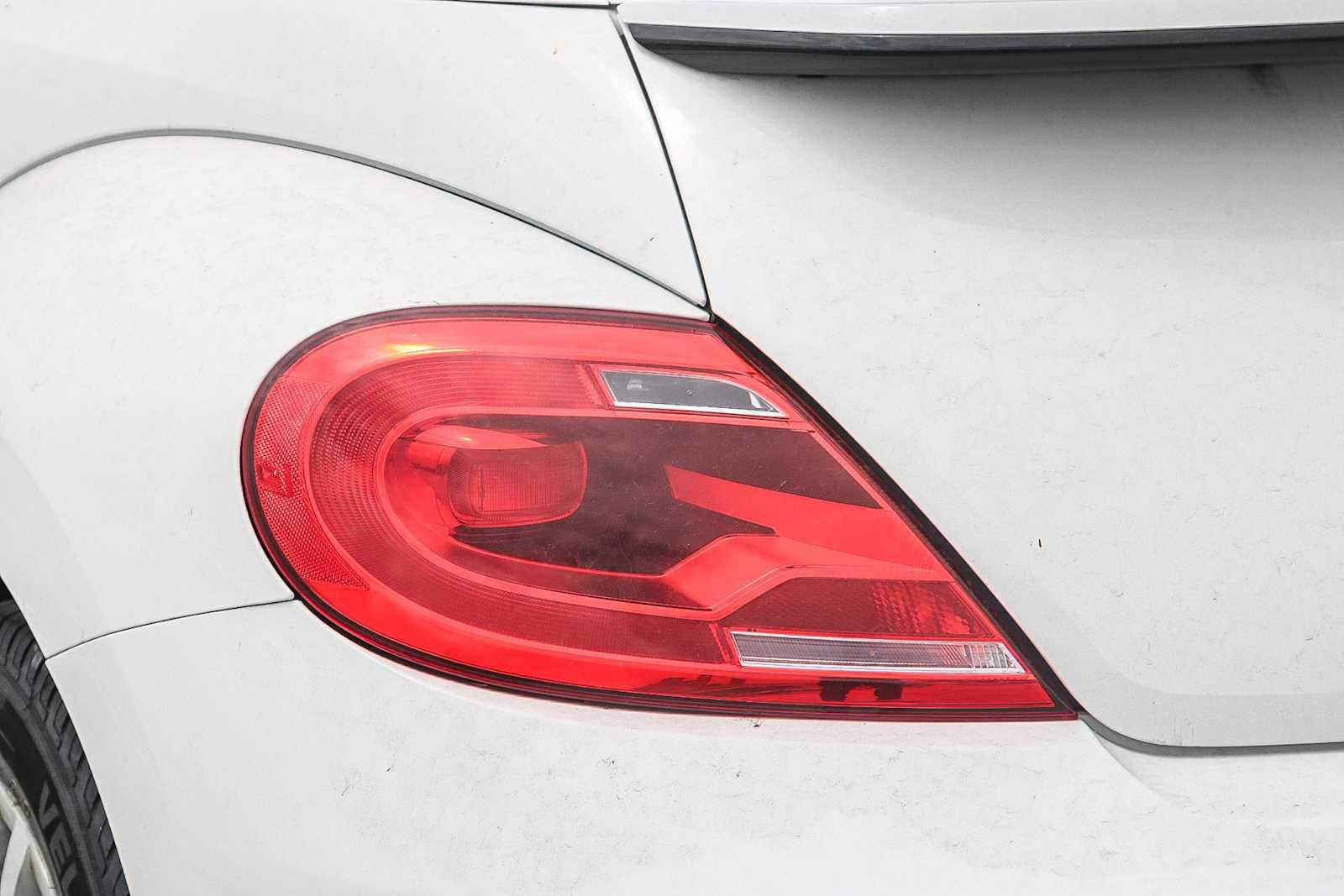 Thumbnail: 2014 Volkswagen Beetle - 9