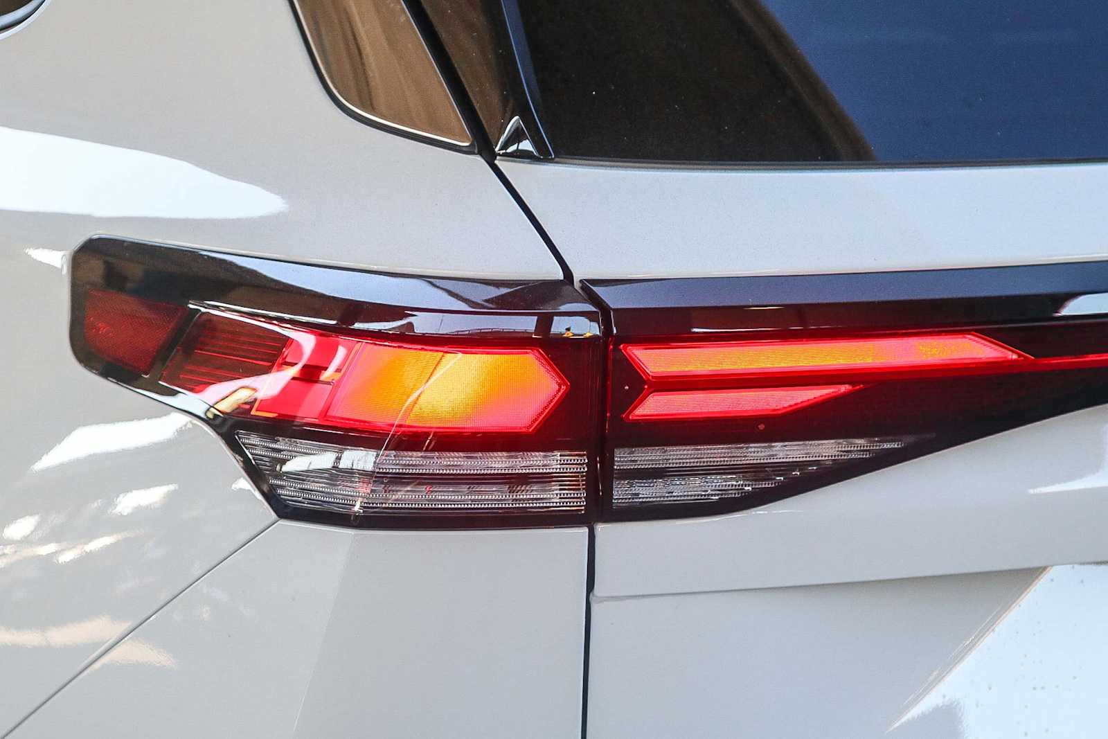 Thumbnail: 2025 Volkswagen Tiguan - 9