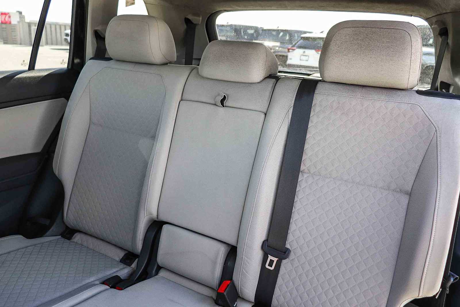 Thumbnail: 2020 Volkswagen Tiguan - 17