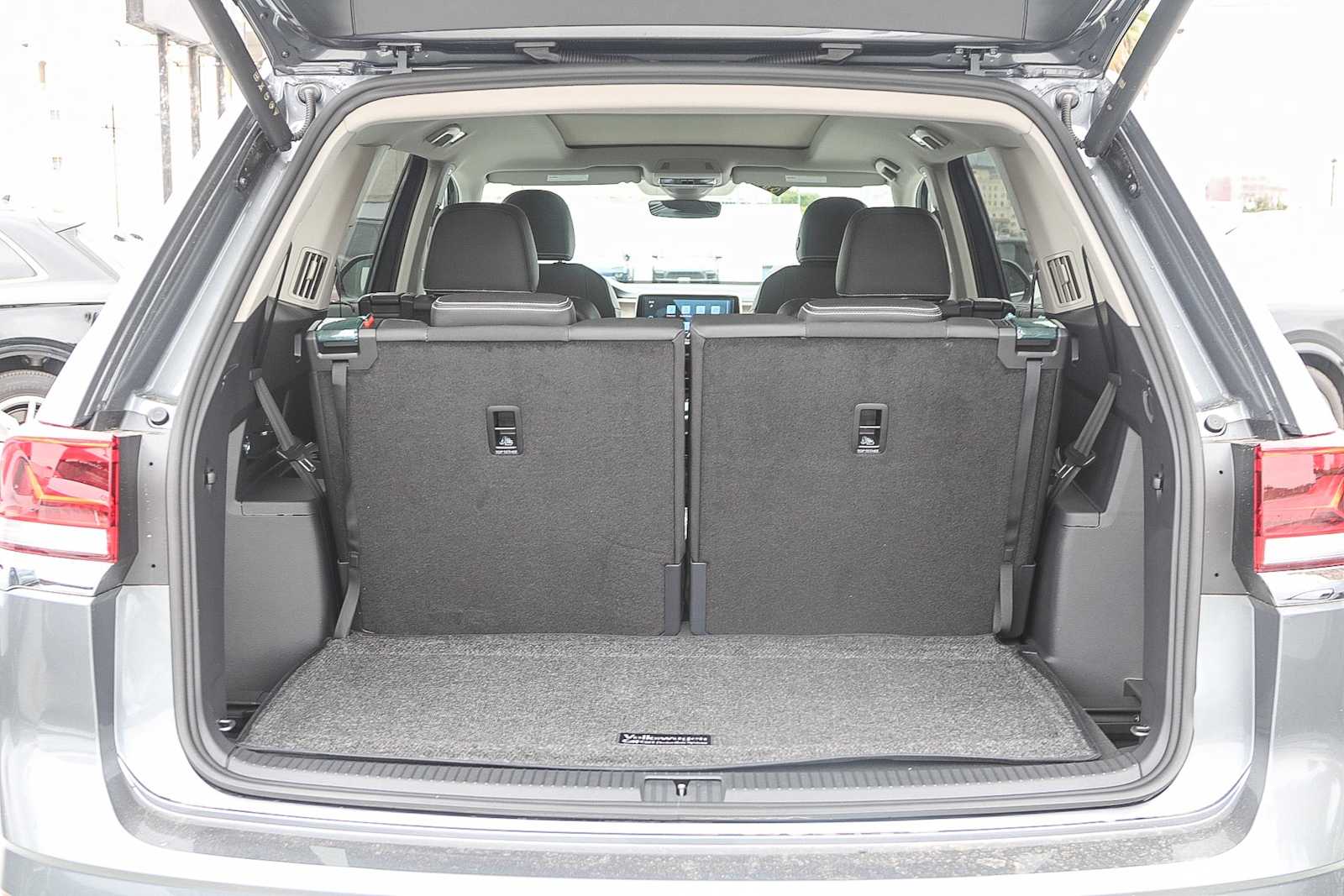 Thumbnail: 2025 Volkswagen Atlas - 13