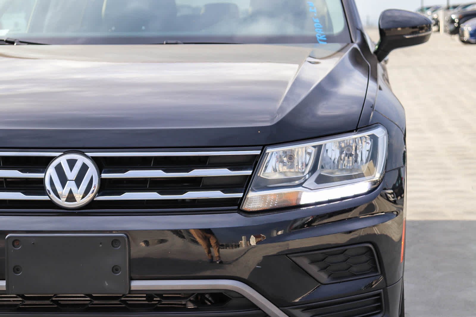 2021 Volkswagen Tiguan SE photo 3