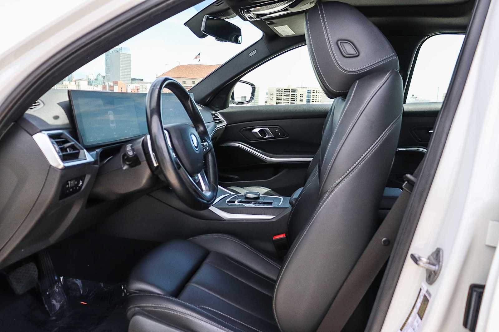 Thumbnail: 2024 BMW 3 Series - 16