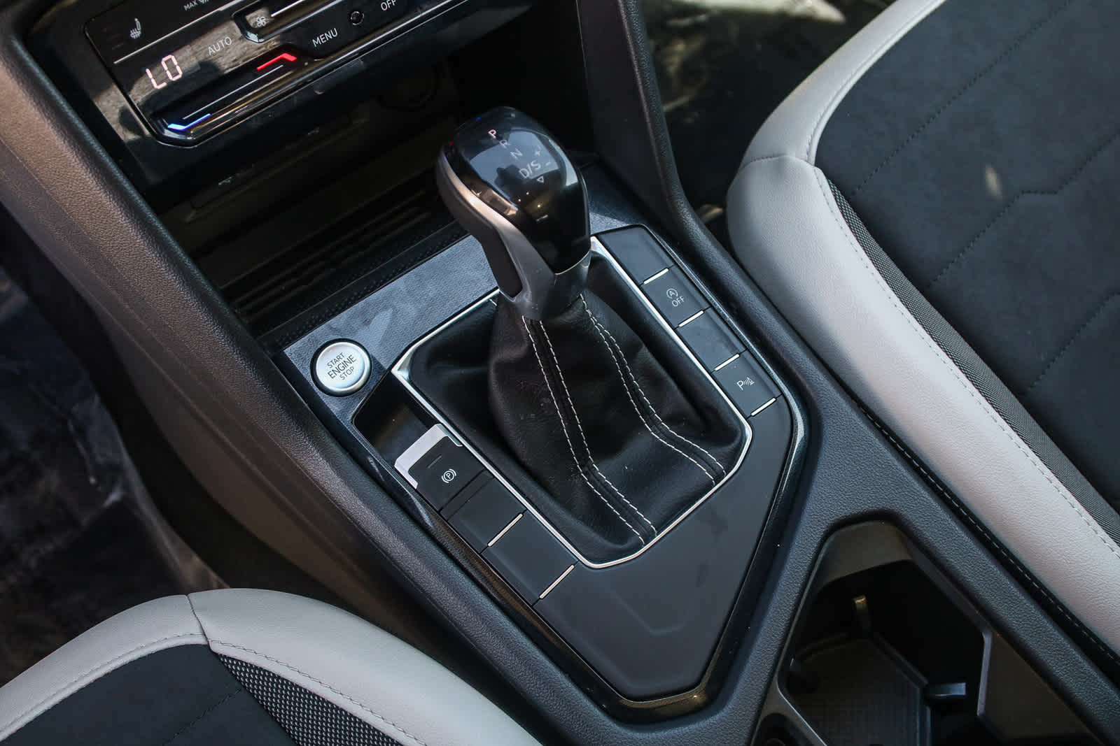 Thumbnail: 2025 Volkswagen Taos - 20