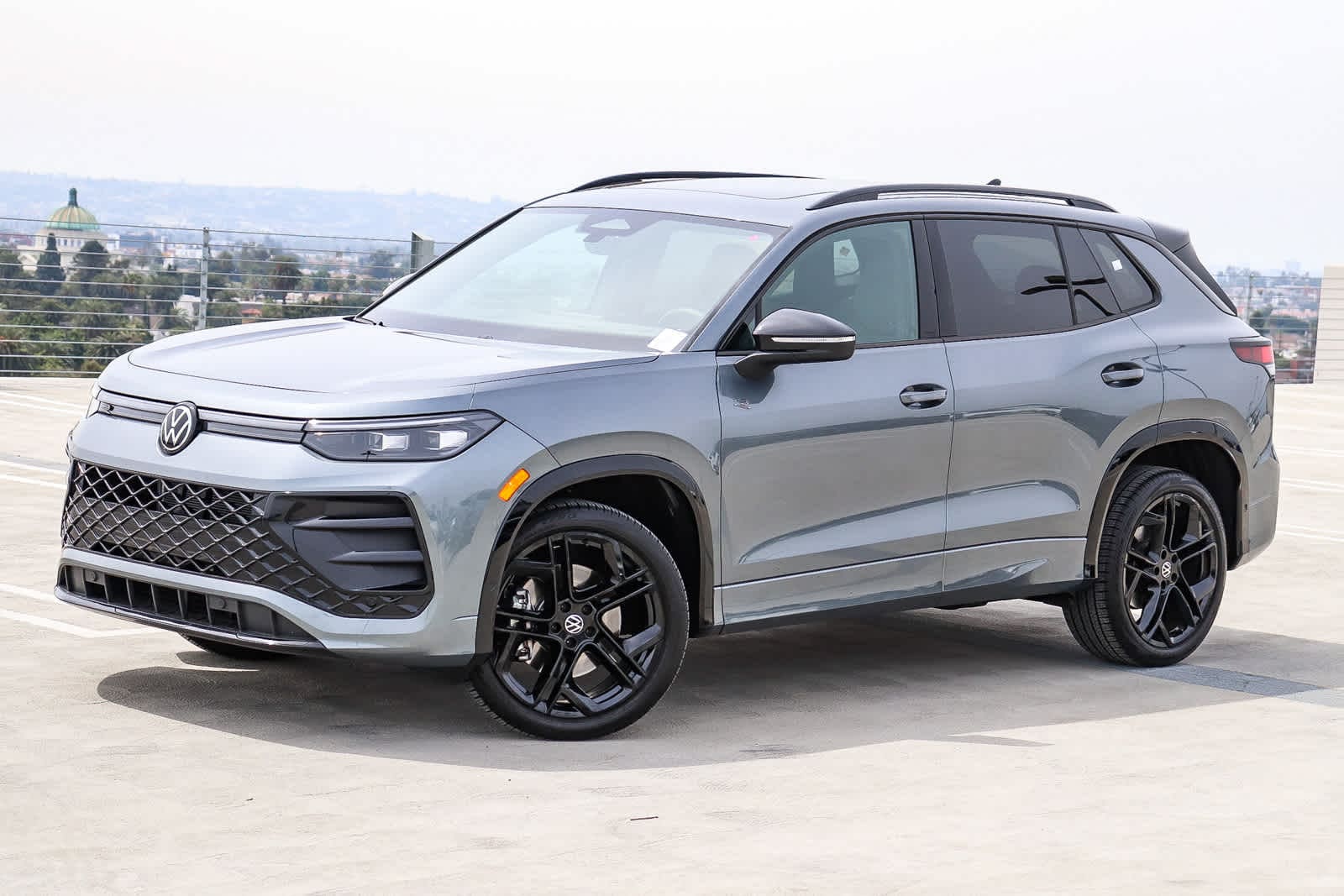 Thumbnail: 2025 Volkswagen Tiguan - 1
