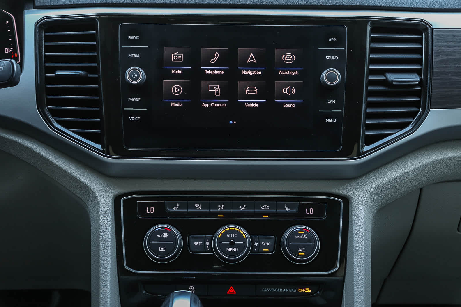 Thumbnail: 2022 Volkswagen Atlas - 13