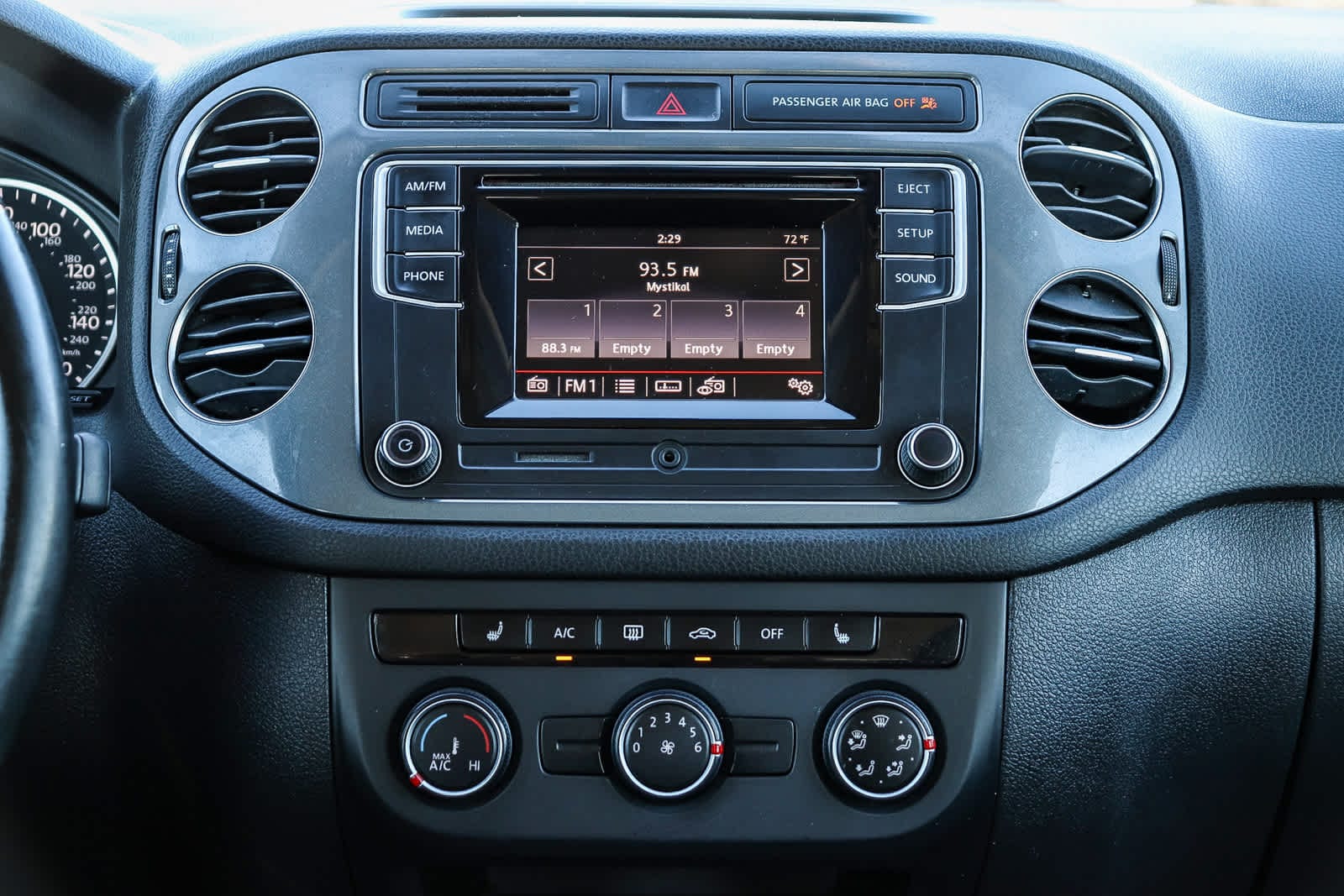 Thumbnail: 2016 Volkswagen Tiguan - 13