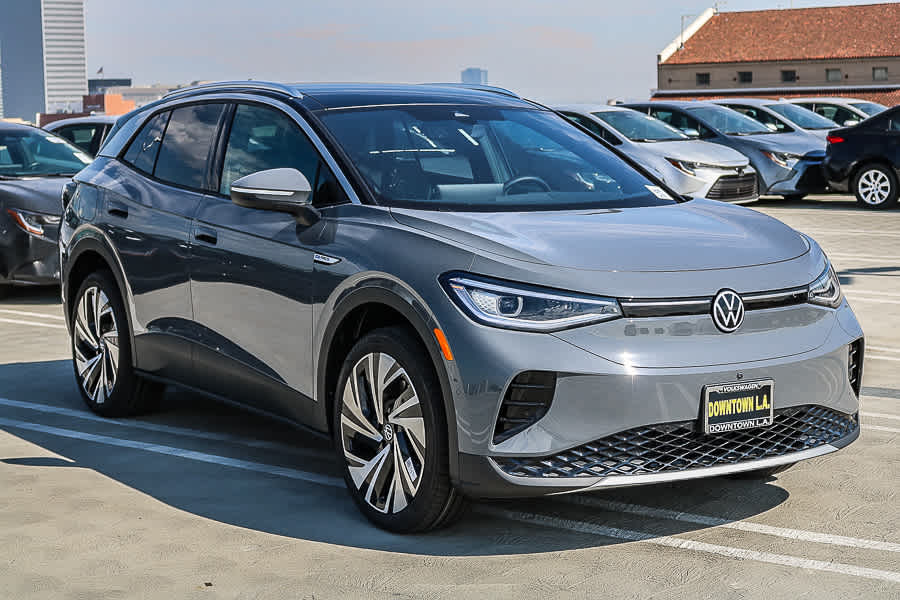 2025 Volkswagen ID.4 Pro Plus photo 3