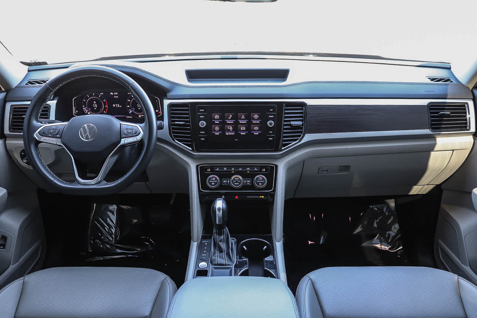 Thumbnail: 2022 Volkswagen Atlas - 12