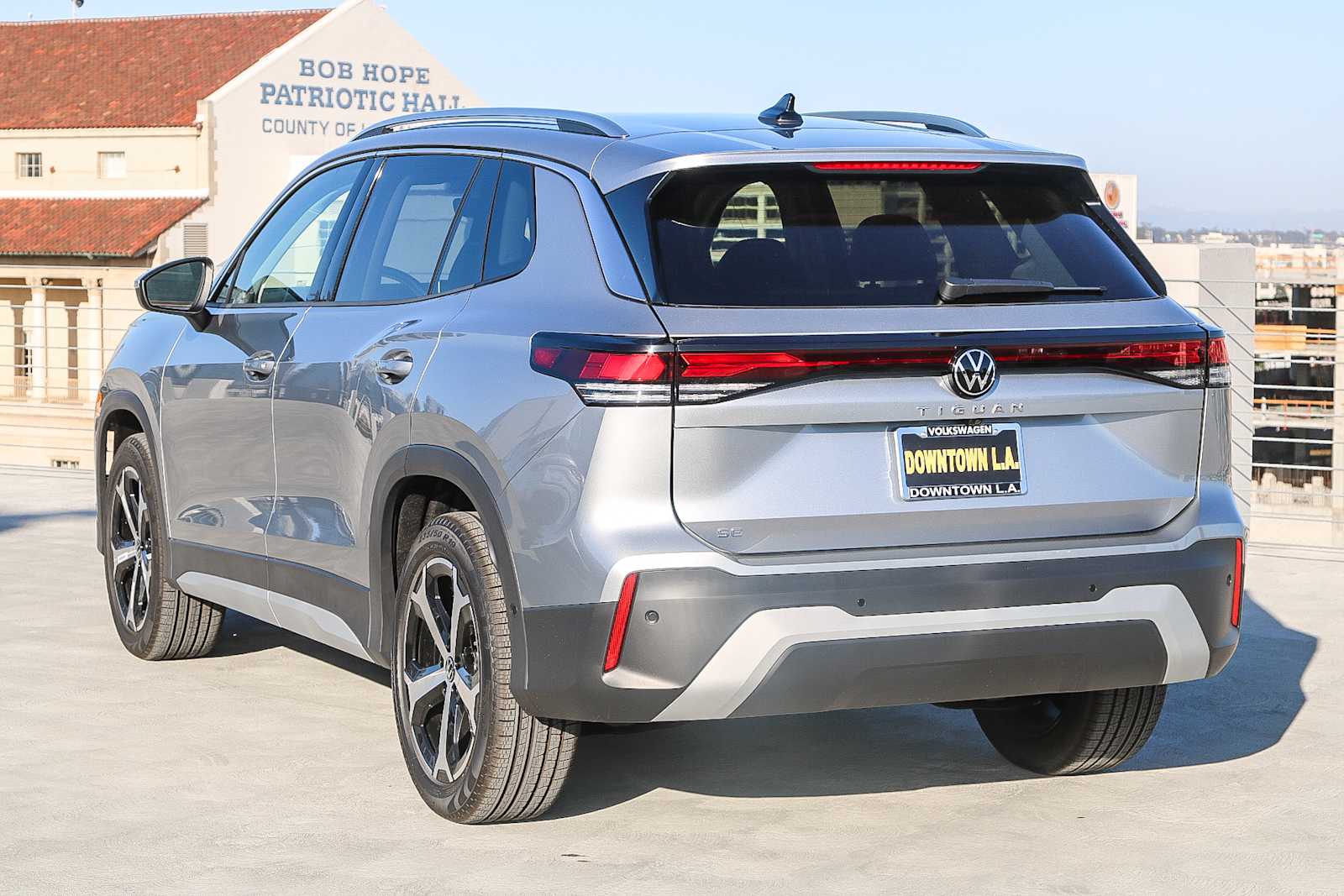 Thumbnail: 2025 Volkswagen Tiguan - 8