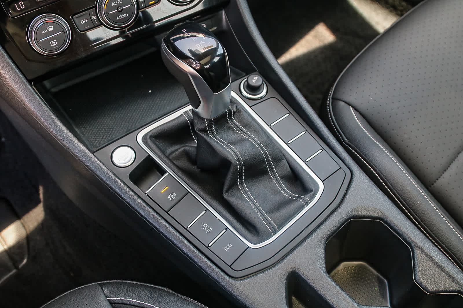 2024 Volkswagen Jetta SE 19