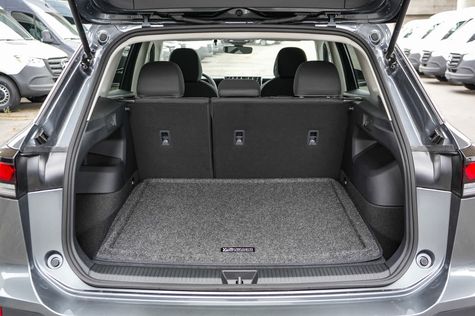 Thumbnail: 2026 Volkswagen Tiguan - 12