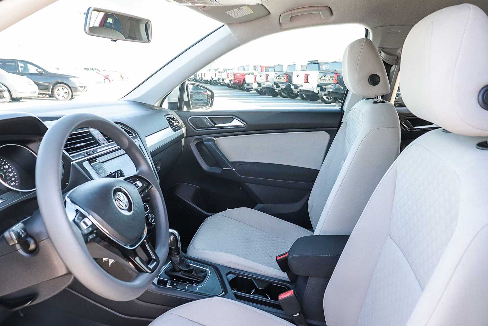 Thumbnail: 2018 Volkswagen Tiguan - 17