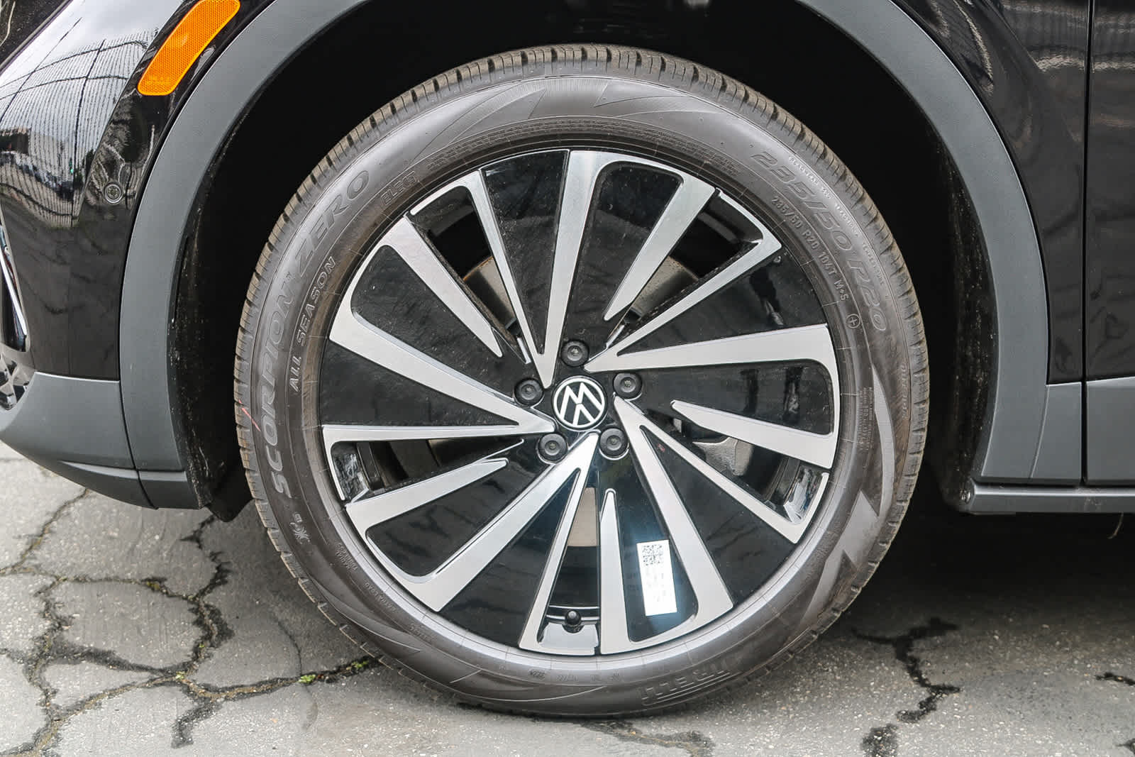 2025 Volkswagen ID.4 Pro 10