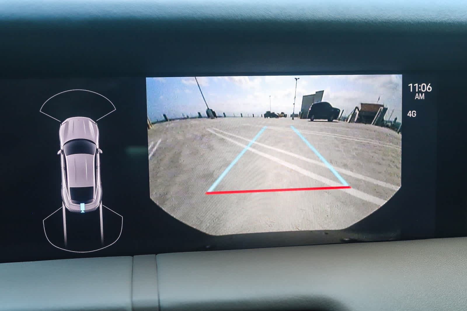 Thumbnail: 2025 Porsche Taycan - 30