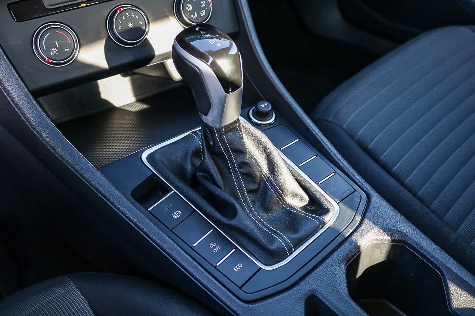 Thumbnail: 2024 Volkswagen Jetta - 19