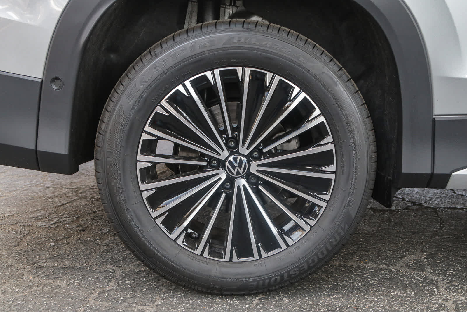 Thumbnail: 2025 Volkswagen Tiguan - 10