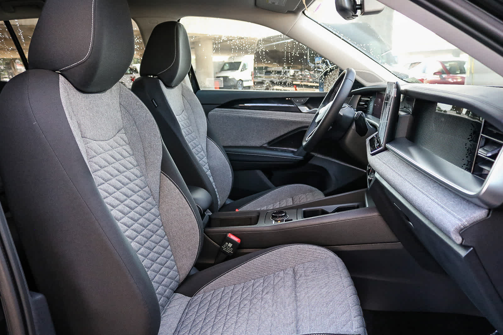 Thumbnail: 2025 Volkswagen Tiguan - 16