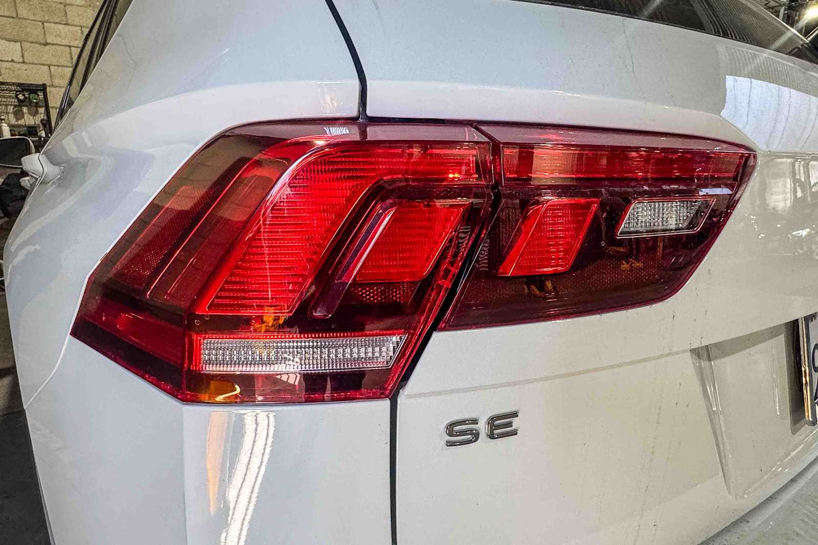 Thumbnail: 2022 Volkswagen Tiguan - 8