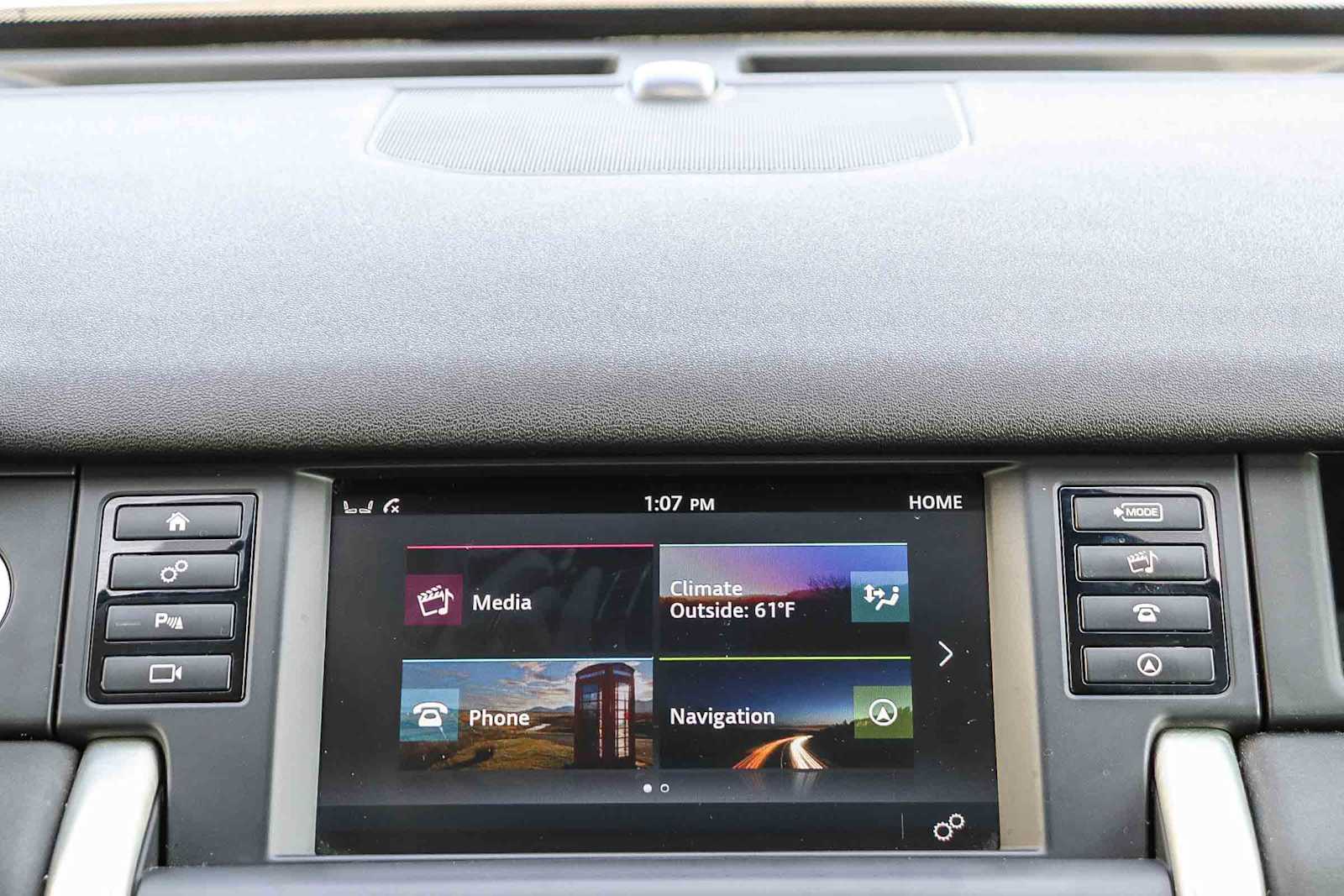 Thumbnail: 2018 Land Rover Discovery Sport - 15