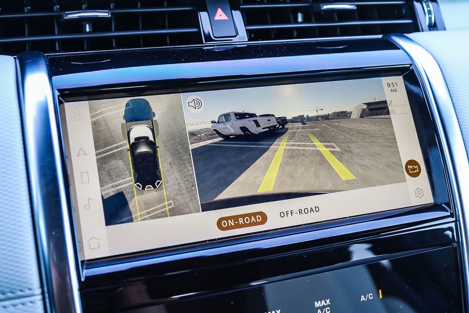 Thumbnail: 2021 Land Rover Discovery Sport - 23
