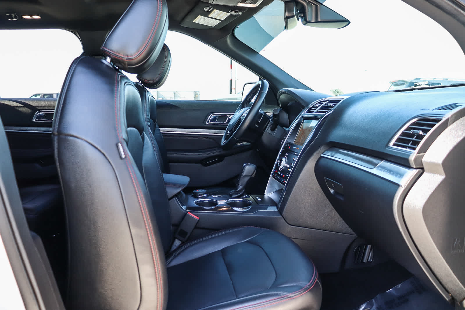 Thumbnail: 2019 Ford Explorer - 17