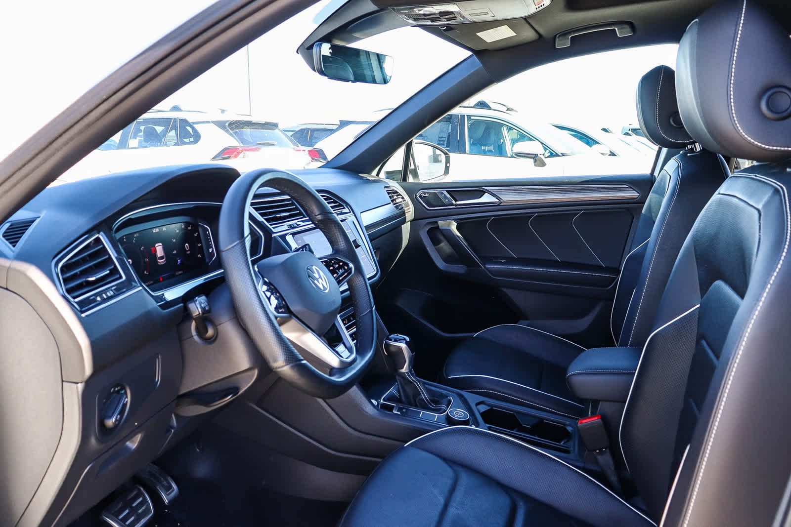 Thumbnail: 2022 Volkswagen Tiguan - 18