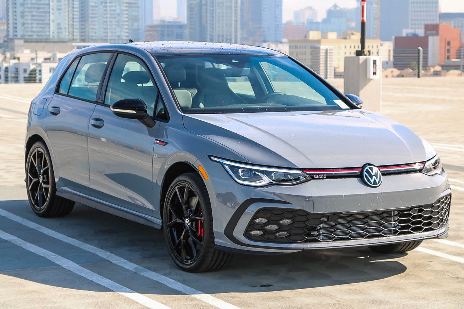Thumbnail: 2024 Volkswagen Golf - 3