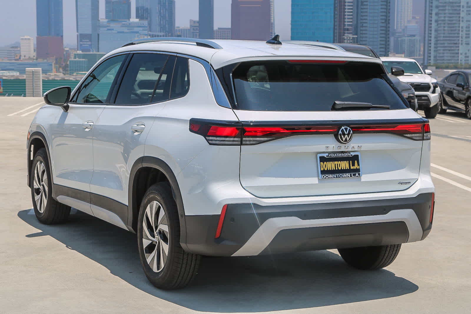 Thumbnail: 2025 Volkswagen Tiguan - 8