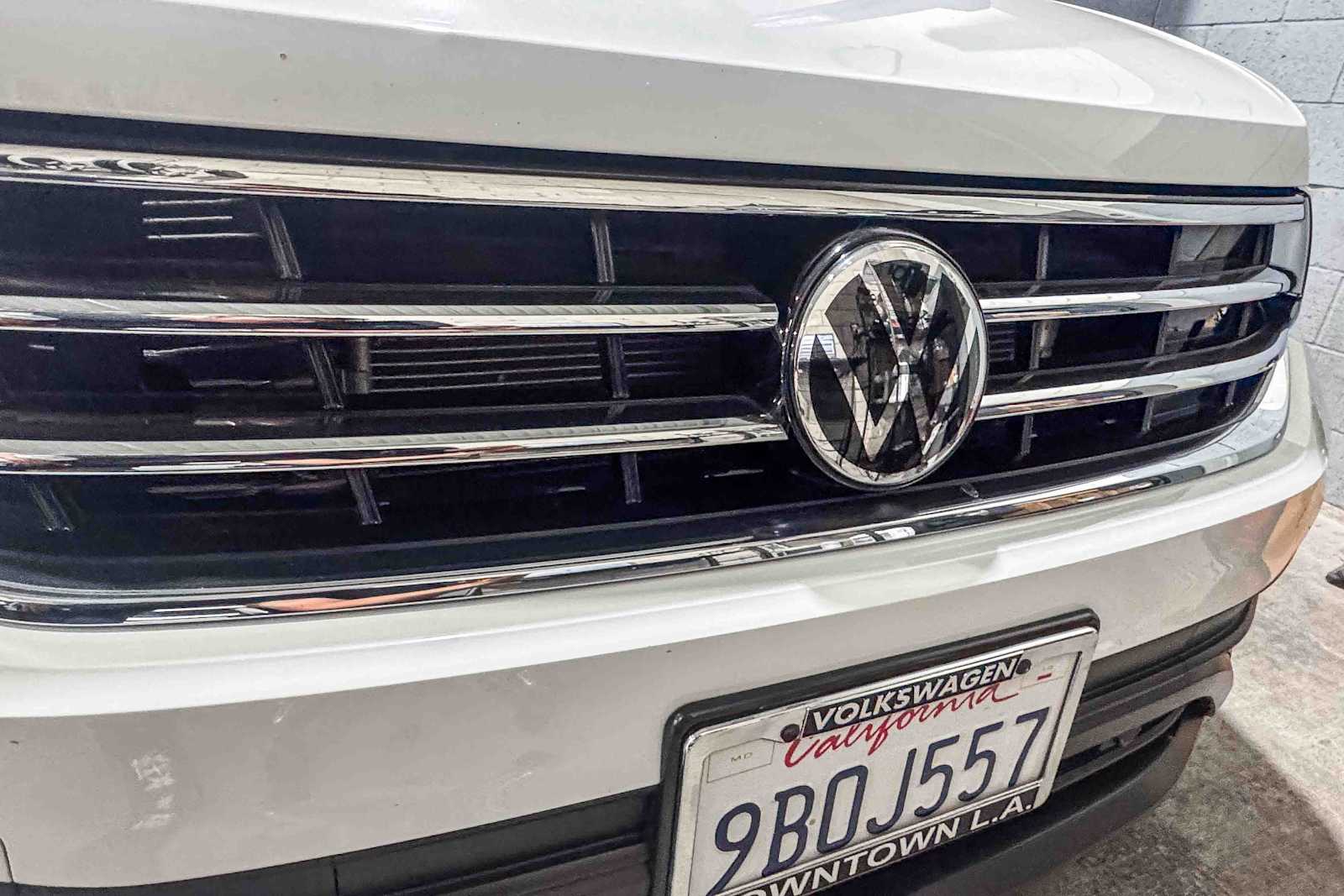 Thumbnail: 2022 Volkswagen Tiguan - 4