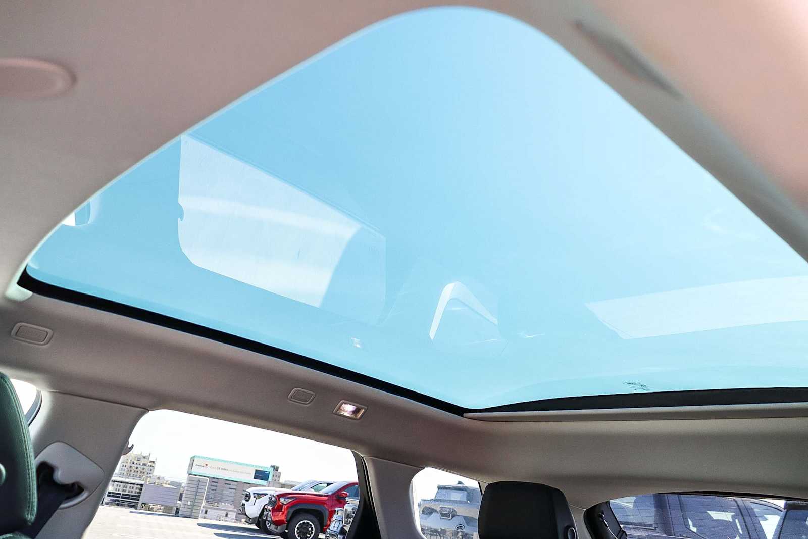 Thumbnail: 2022 Land Rover Range Rover Evoque - 25