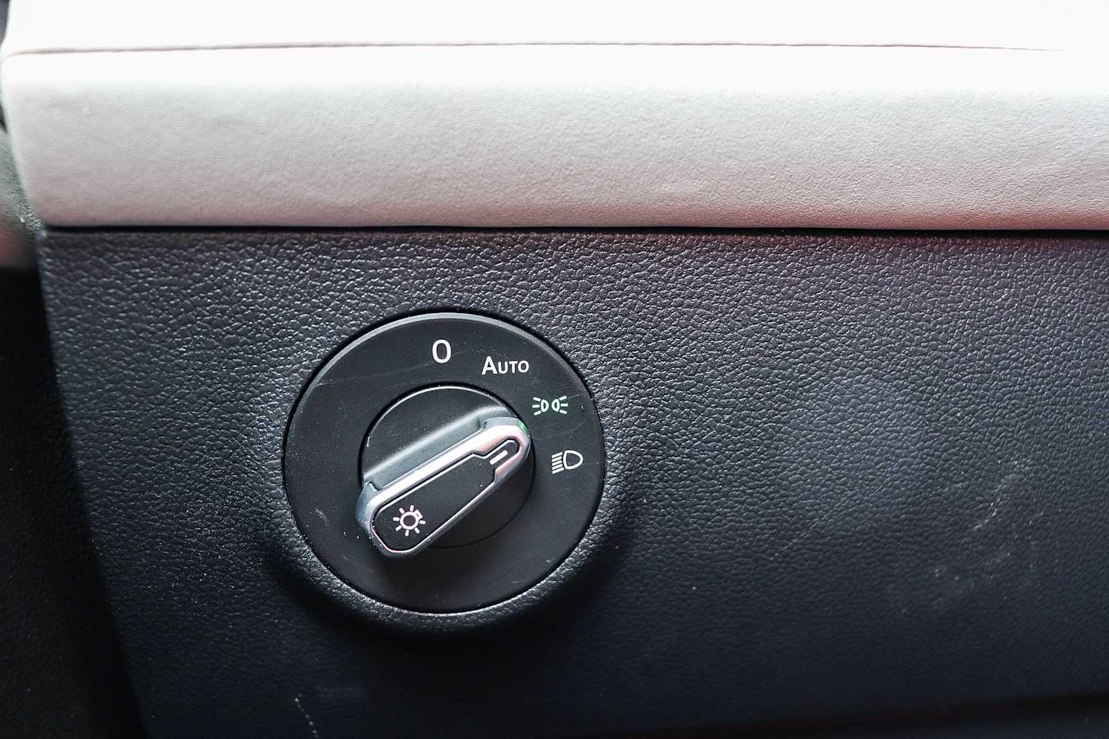 Thumbnail: 2025 Volkswagen Taos - 23