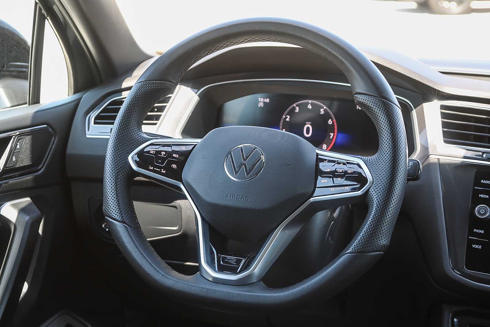 Thumbnail: 2024 Volkswagen Tiguan - 15