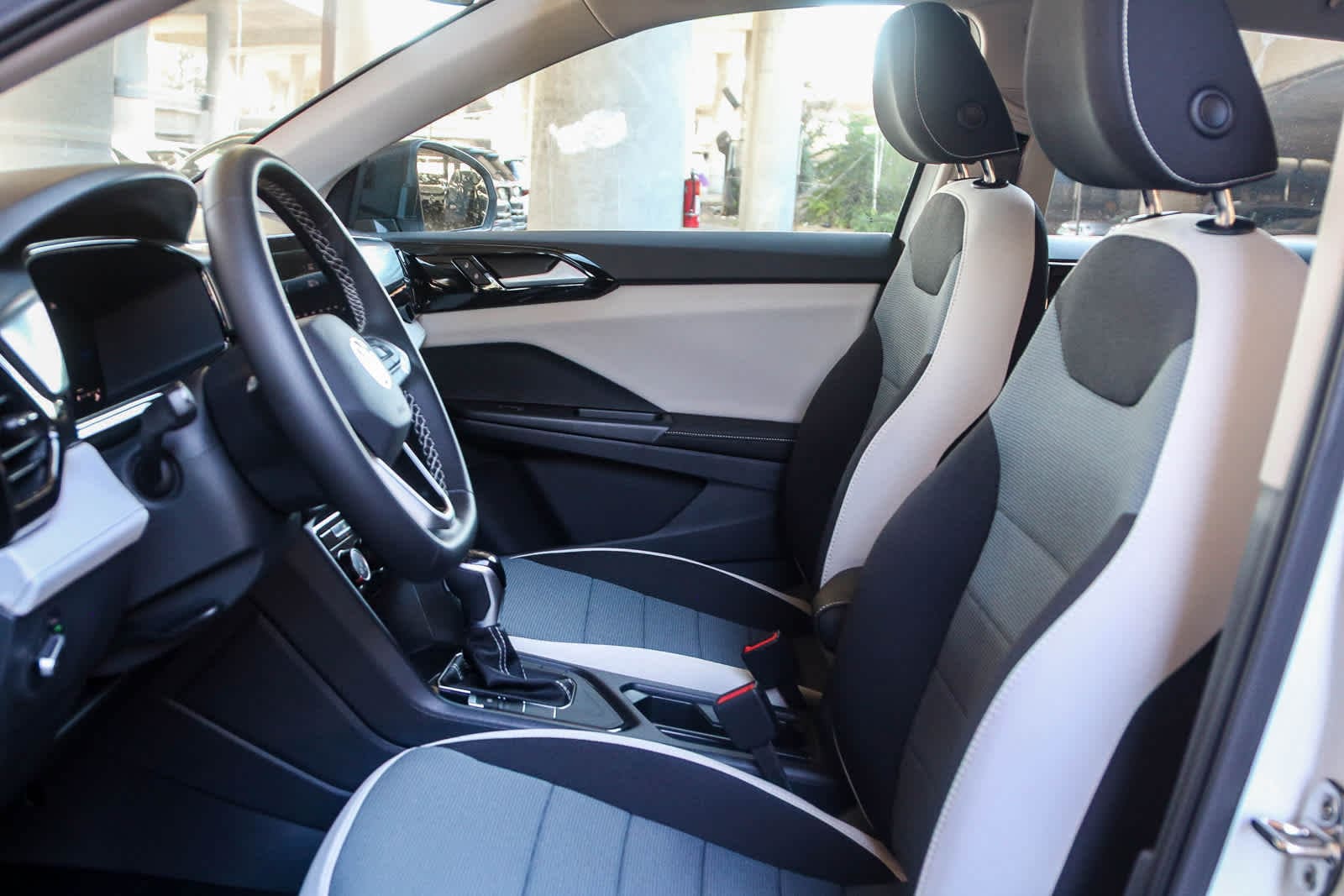 Thumbnail: 2025 Volkswagen Taos - 18