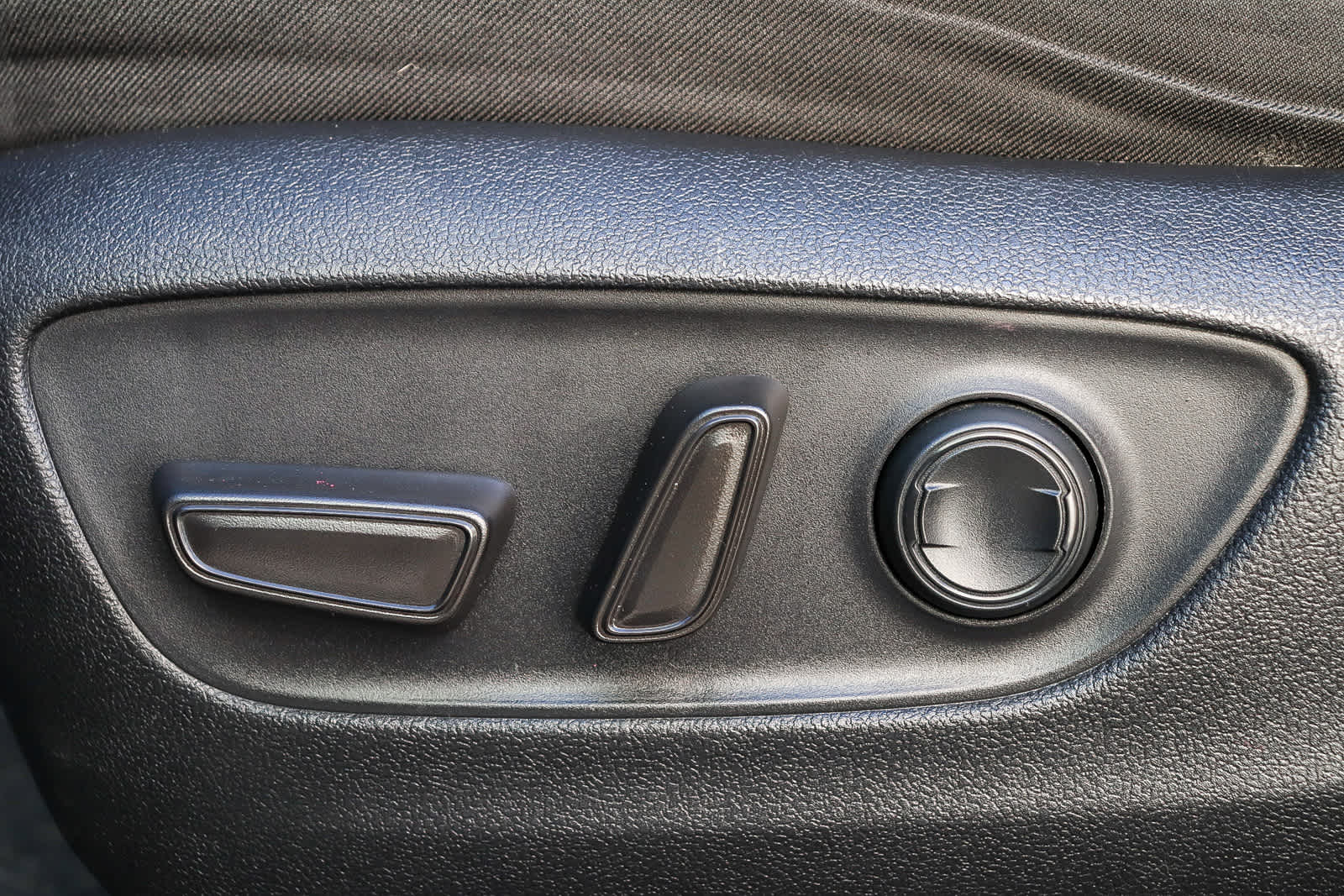 Thumbnail: 2022 Toyota RAV4 - 21