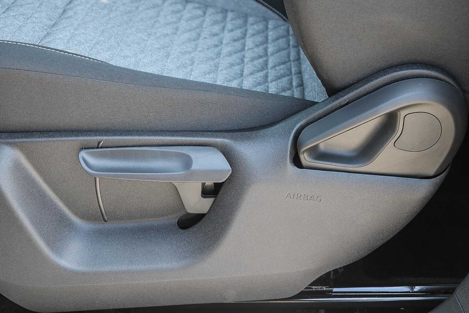 Thumbnail: 2025 Volkswagen Tiguan - 22