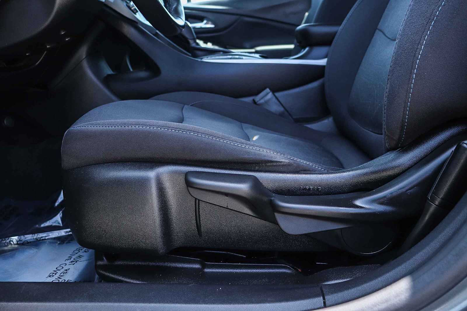 Thumbnail: 2017 Chevrolet Volt - 20