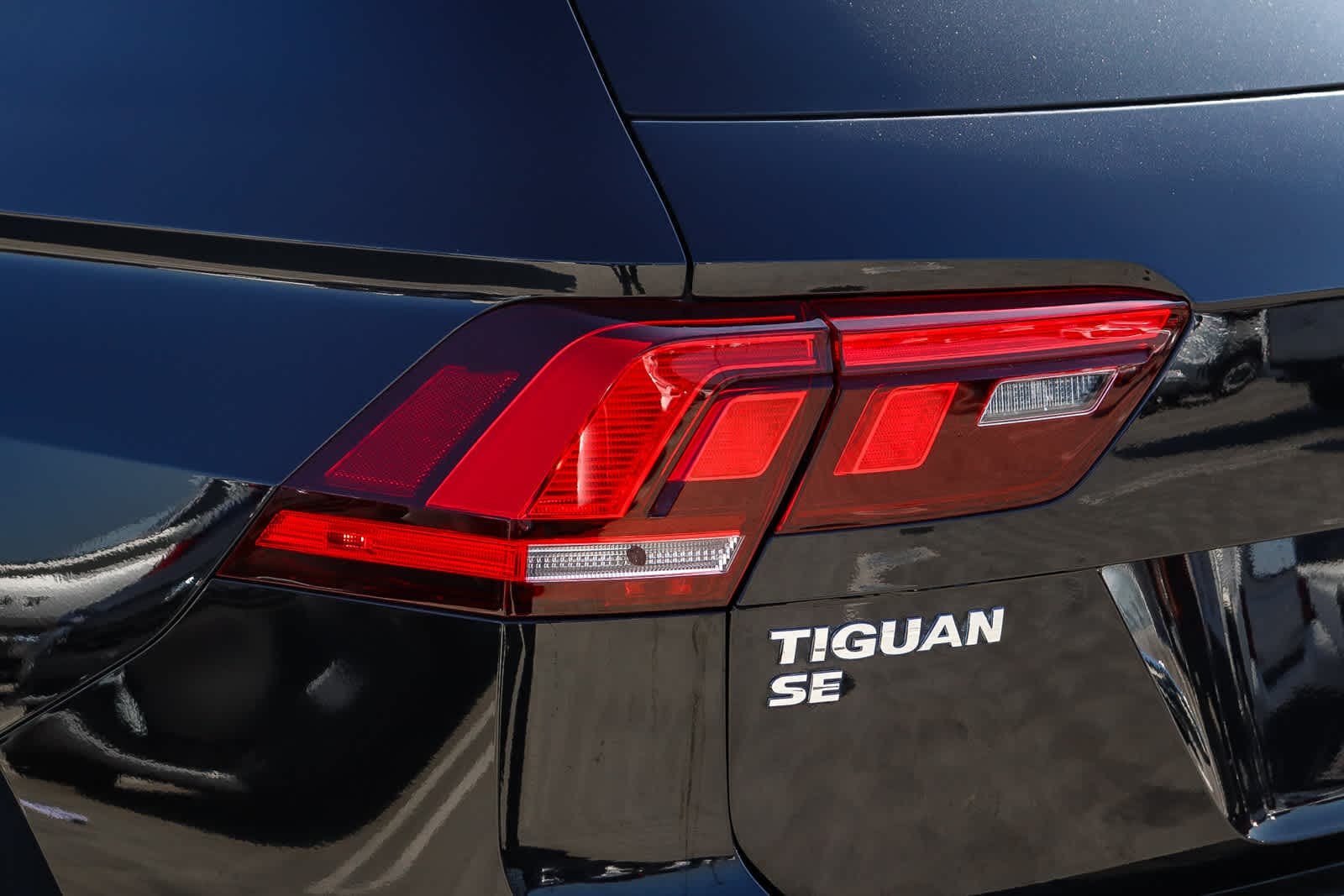 Thumbnail: 2019 Volkswagen Tiguan - 9