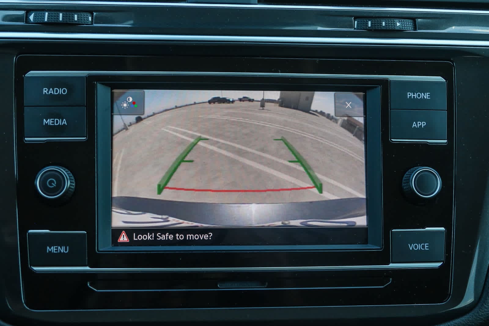 Thumbnail: 2024 Volkswagen Tiguan - 28