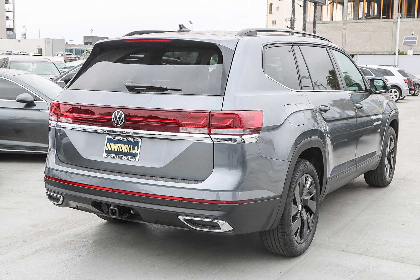 Thumbnail: 2025 Volkswagen Atlas - 8