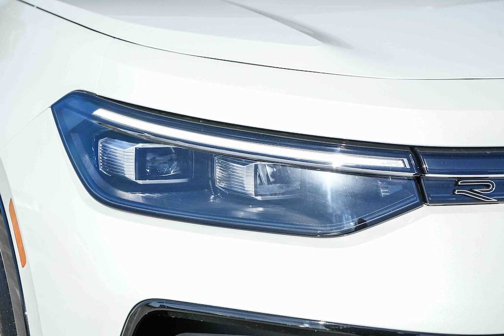 New 2026 Volkswagen Tiguan 2.0T SE R-Line Black SUV