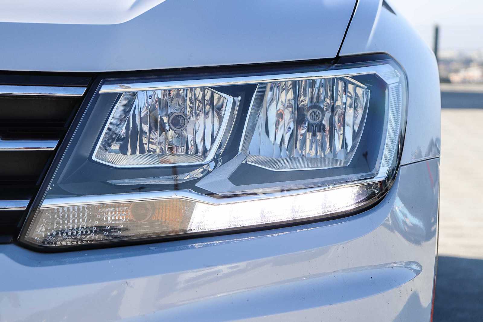 Thumbnail: 2018 Volkswagen Tiguan - 3