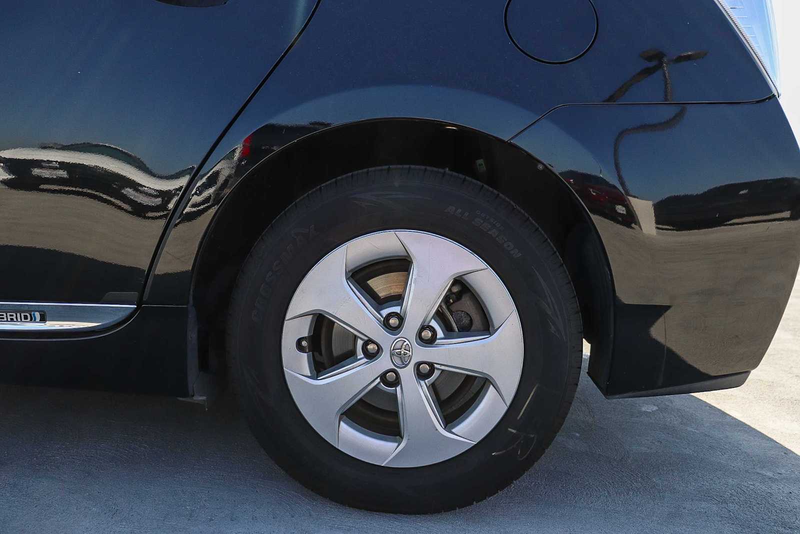 Thumbnail: 2013 Toyota Prius - 10