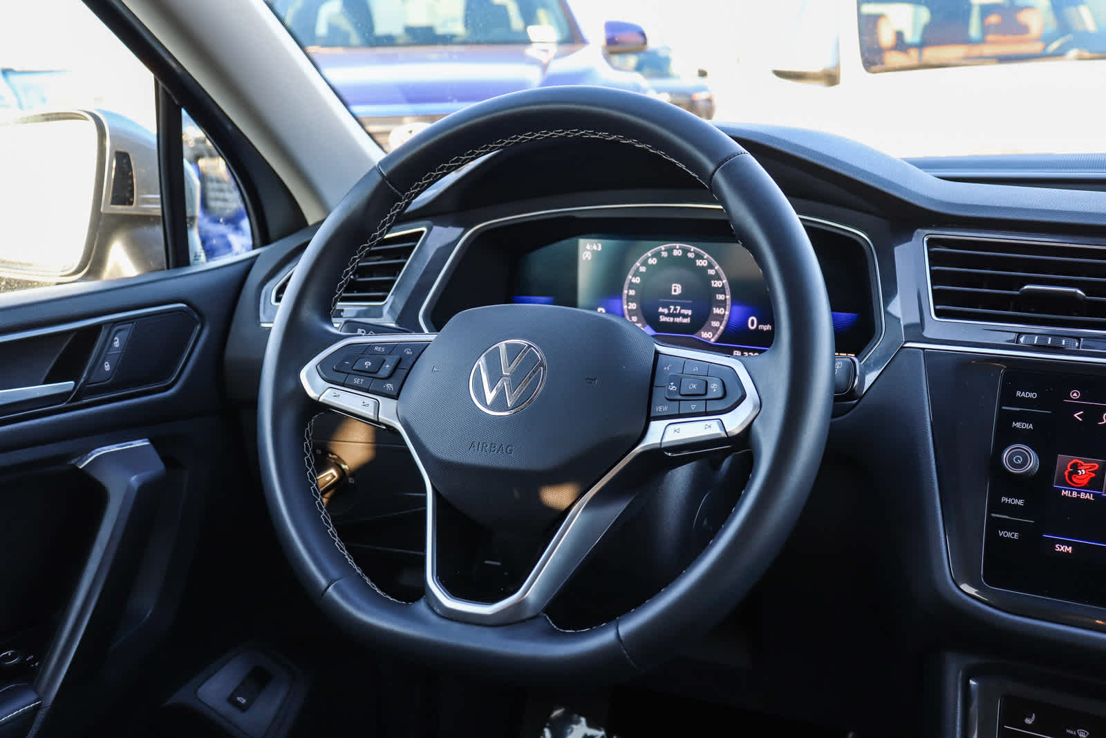 Thumbnail: 2022 Volkswagen Tiguan - 16