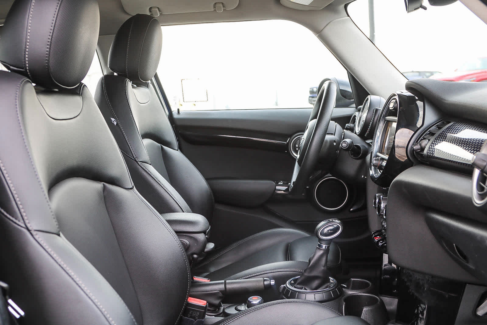 Thumbnail: 2015 MINI Cooper Hardtop - 17