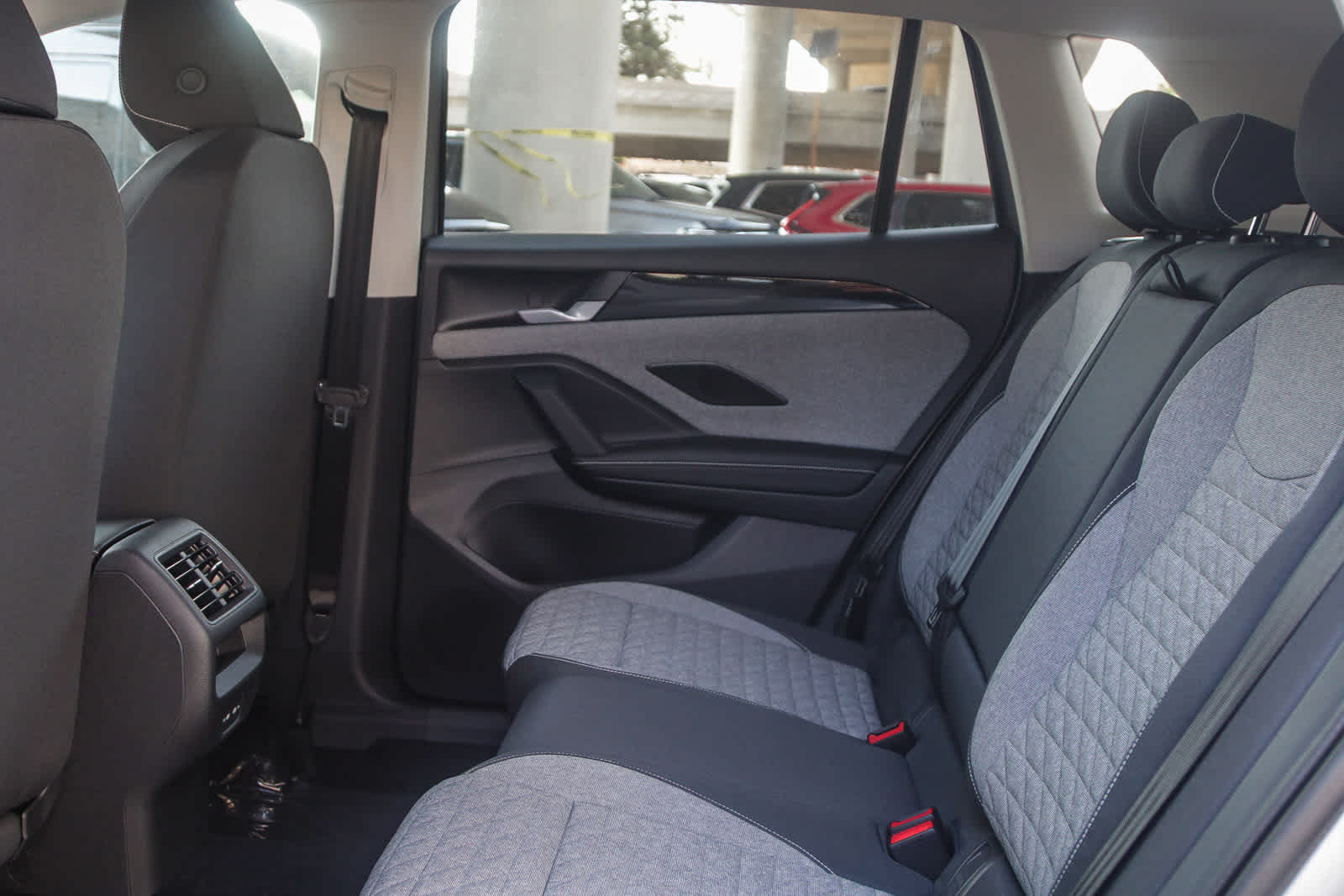 Thumbnail: 2025 Volkswagen Tiguan - 19