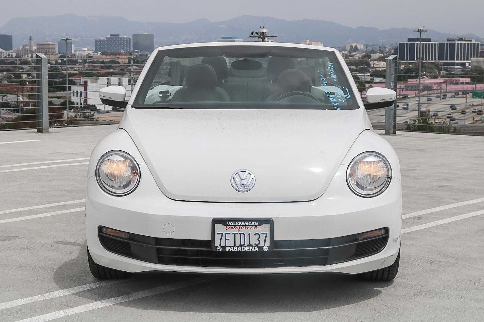Thumbnail: 2014 Volkswagen Beetle - 14